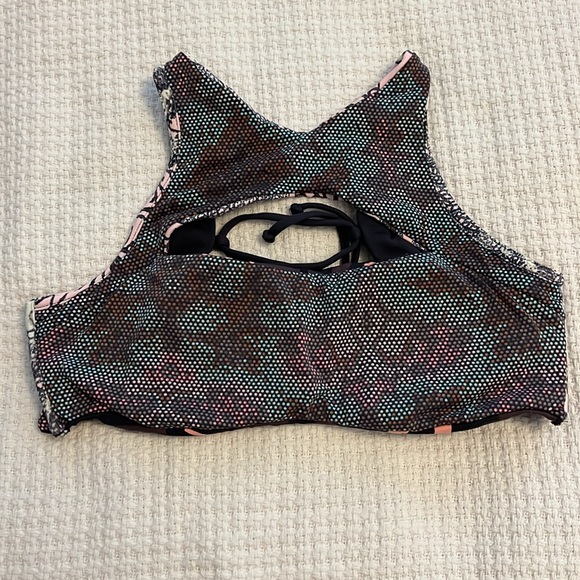 Maaji reversible bikini top large NWT - Picture 3 of 4